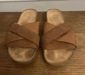 Clarks Women's Sandal Slide Flip Flop Brown Leather Cross Straps 8 Casual Beach thumbnail 1