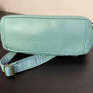 Bueno Multi Zip Pocket Green Crossbody Bag Crinkled Vegan Leather Pebble thumbnail 10
