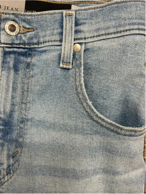 Levi’s SilverTab Mom Jeans Women’s W26 L27 Light Wash Distressed‎ High Rise thumbnail 10