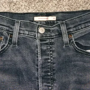 Levi’s Wedgie Straight Women’s Jeans thumbnail 4