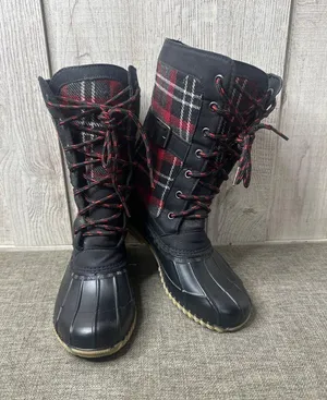 Maurices Whitney 15600 Womens Black Red Plaid Snow Boots Size 6M thumbnail 1