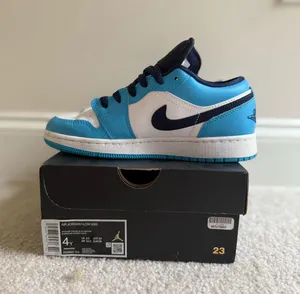 Air Jordan 1 Low thumbnail 2
