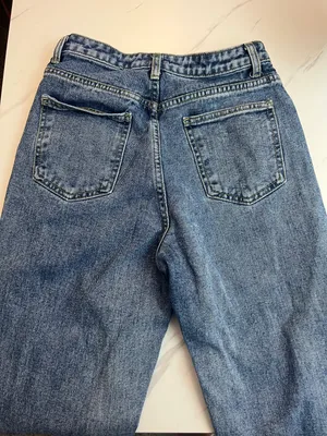 PRETTYLITTLETHING Mid Blue Ripped Mom Jeans thumbnail 9