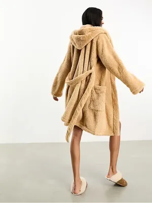 UGG Aarti Hooded Teddy Sherpa Fleece Robe in San Camel Beige NWT Sz. M thumbnail 3