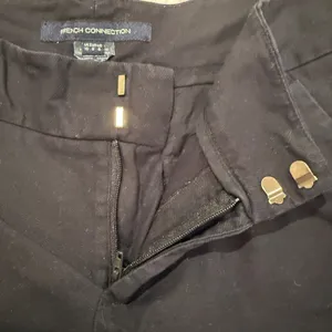 FRENCH CONNECTION Black 100% Cotton Cuffed Chino Shorts 3” Pockets Size 4 thumbnail 2