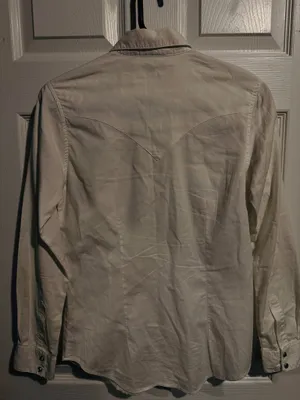Women’s Wrangler White Long-Sleeve Western Button-Up Shirt thumbnail 2