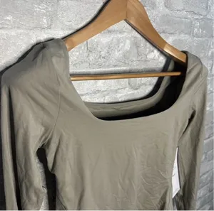 Lululemon Nulu Square Neck Bodysuit Long Sleeve Thong Cut NWT Size Medium (RVSN) thumbnail 3