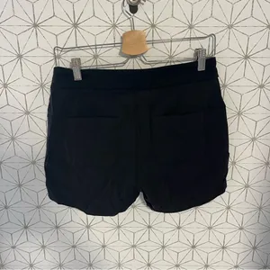 Athleta Hiking Short Black 4” thumbnail 2