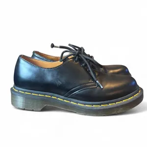 Dr. Martens 1461 Black Leather Oxford Shoes Women’s Size 6 AirWair 3 Eye Lace Up thumbnail 2