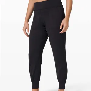Lululemon Align Jogger 28"
Black thumbnail 2