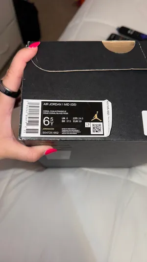 Nike Air Jordan Mid GS 1 thumbnail 5