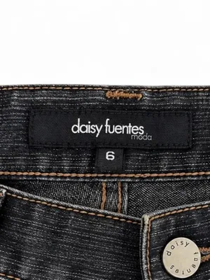 Daisy Fuentes Dark Wash Bootcut Jeans Size 6 thumbnail 2