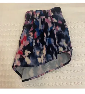 Old Navy Active Shorts thumbnail 3