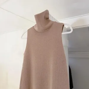 Zara Funnel Neck Sweater Vest in Light Camel Size S thumbnail 6