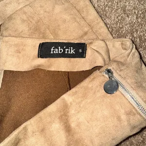 fab'rik Fabric suede skort - skirt shorts thumbnail 5