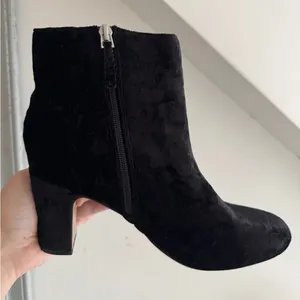 Blanco Black Velvet Ankle Booties‎ Size 10.5 thumbnail 3