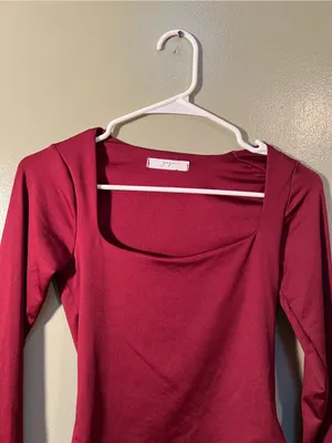 Gaze Women’s Sz XS Square Neck Long Sleeve Blouse Burgundy Cropped Sheen Stretch thumbnail 3