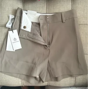 Aritzia Babaton Shorts thumbnail 2