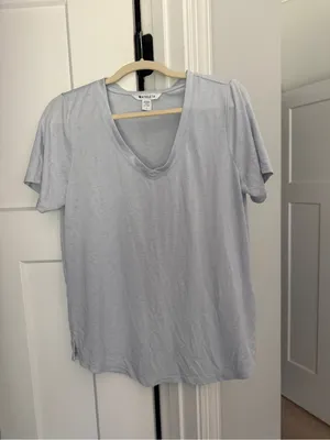 Athleta breezy scoop Light Blue V-Neck Tee short sleeve top thumbnail 2