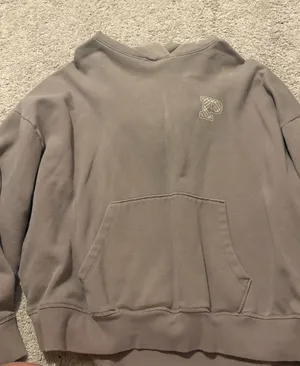 PINK Victoria's Secret Sweatshirt thumbnail 1