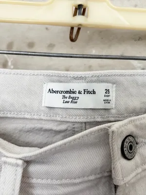 Abercrombie the Low Rise Baggy Jeans thumbnail 3