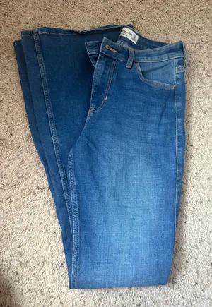 Abercrombie and Fitch bootcut jeans thumbnail 1