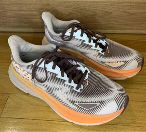 Hoka One One Clifton 9 GTX Sneakers Cosmic Pearl / Smokey Quartz - Size 8.5 thumbnail 2