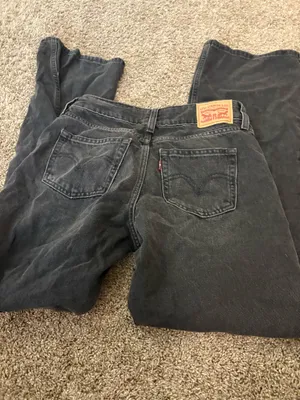 Levi’s Black Low-Rise Jeans thumbnail 4