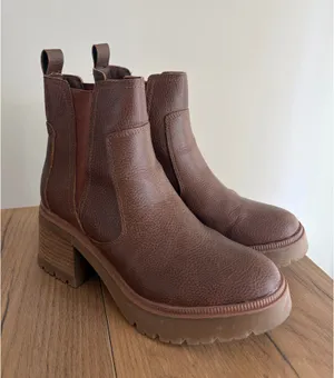 MIA Chunky Brown Boots  thumbnail 1