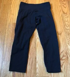 Lululemon black crop leggings size 4 thumbnail 1