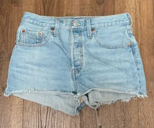 Levis 501 Original High Rise Cutoff Denim Shorts‎ Light Wash Blue 56327-0113 W27 thumbnail 1
