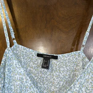 Forever 21 Blue Floral Dress Women’s Medium thumbnail 3