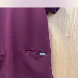 Figs Women's Casma Three-Pocket Scrub Top in Deep Burgundy.‎ XS-P thumbnail 4