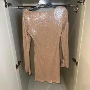Windsor A Night Like This Sequin V-Neck Mini Dress thumbnail 4