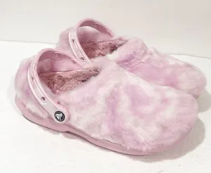 CROCS WOMENS Size 9 CLASSIC FUR SURE PINK CLOGS Slip On thumbnail 3