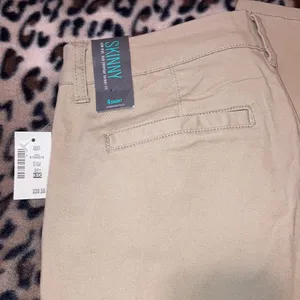 AEROPOSTALE Khaki Pants Women’s Size 4 Short Low Rise Skinny Pants Khaki Chinos thumbnail 5