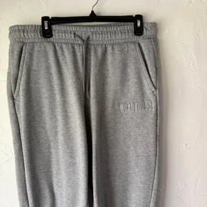 Puma Women's Gray Sweatpants Joggers Size L Logo Drawstring‎ Cuffed Athletic thumbnail 2