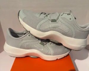 Nike Women’s In-Season Trainer size 6.5W thumbnail 1