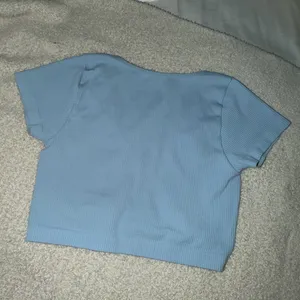 garage crop top thumbnail 6
