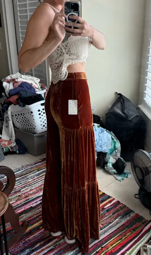Free people NWT Say La Vie Velvet Flare Bell Wide Leg Flare Pants thumbnail 3
