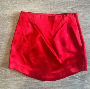 Zara satin effect mini skirt thumbnail 1