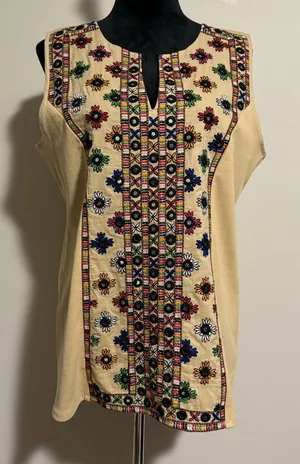 EUC Soft Surroundings Cream Sleeveless Top with Floral Mirror size large thumbnail 1