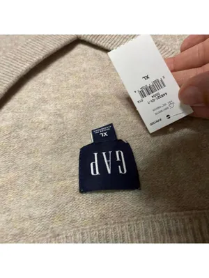 GAP Women's Light Tan V-Neck Sweater thumbnail 4