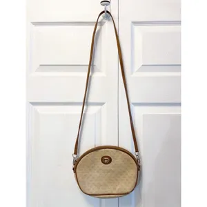 GUCCI Vintage Monogram GG Bag Made In ITALY Beige‎ Logo Crossbody AUTHENTIC thumbnail 2