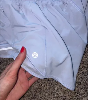 Lululemon Shorts Hotty Hot thumbnail 5
