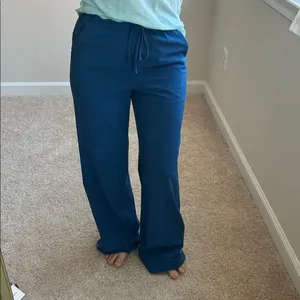 Athleta wide leg comfy pants. XS/S thumbnail 3