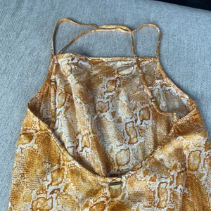 Billabong x Sincerely Jules Orange Snakeskin Cowl Neck Open Back Mini‎ Dress M thumbnail 4