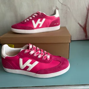 New Vintage Havana Crisp Hot Pink Fashion Sneakers Low Top Size 6.5 NEW WITH BOX thumbnail 3