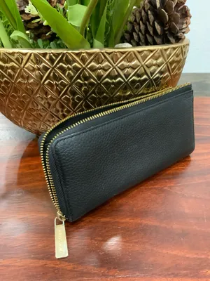 Michael Kors Multifunction Leather Wallet for Women - Black thumbnail 4