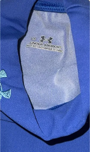 Small Under Armour Women’s long sleeve shirt thumbnail 5
